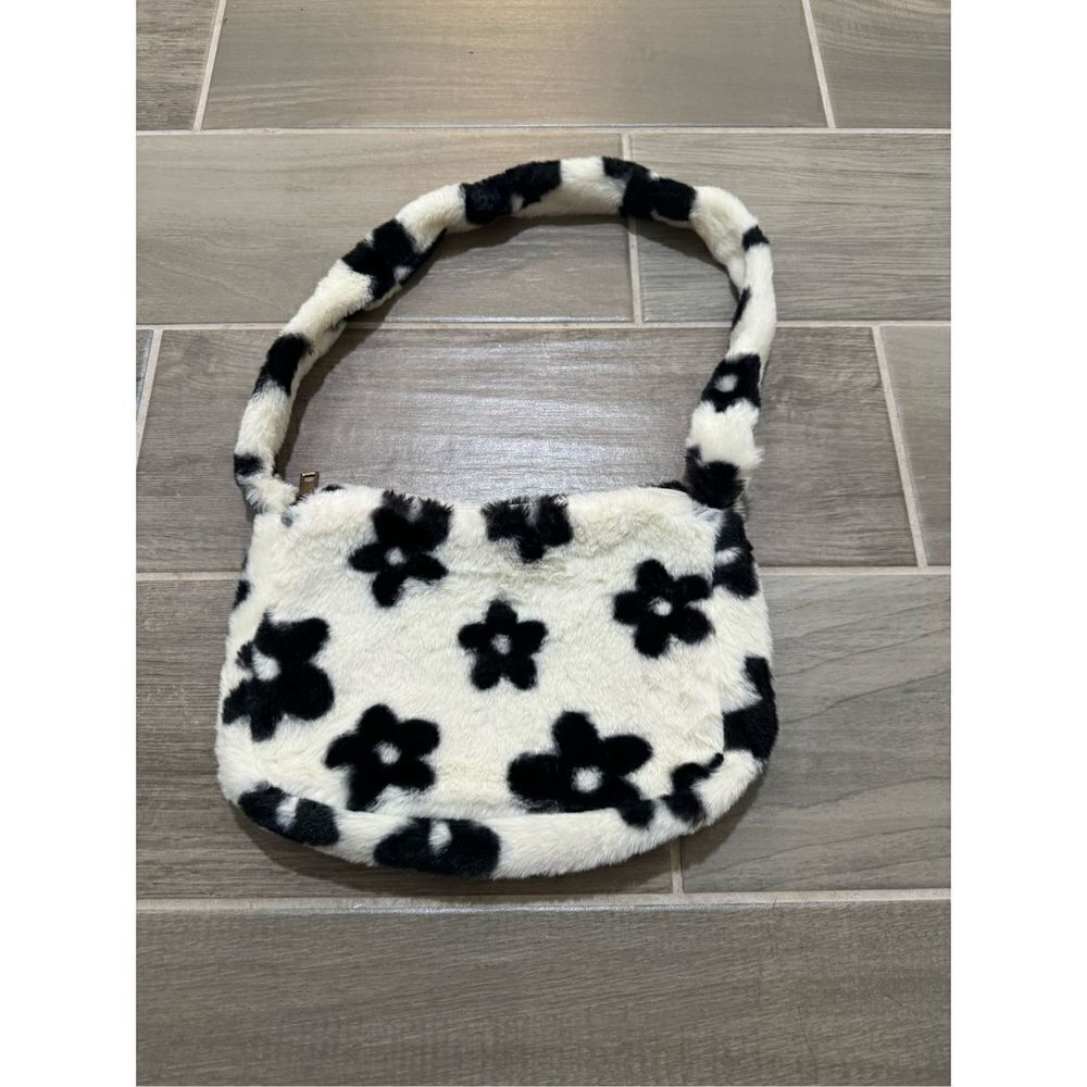 Floral daisy fuzzy shoulder bag y2k inspired
